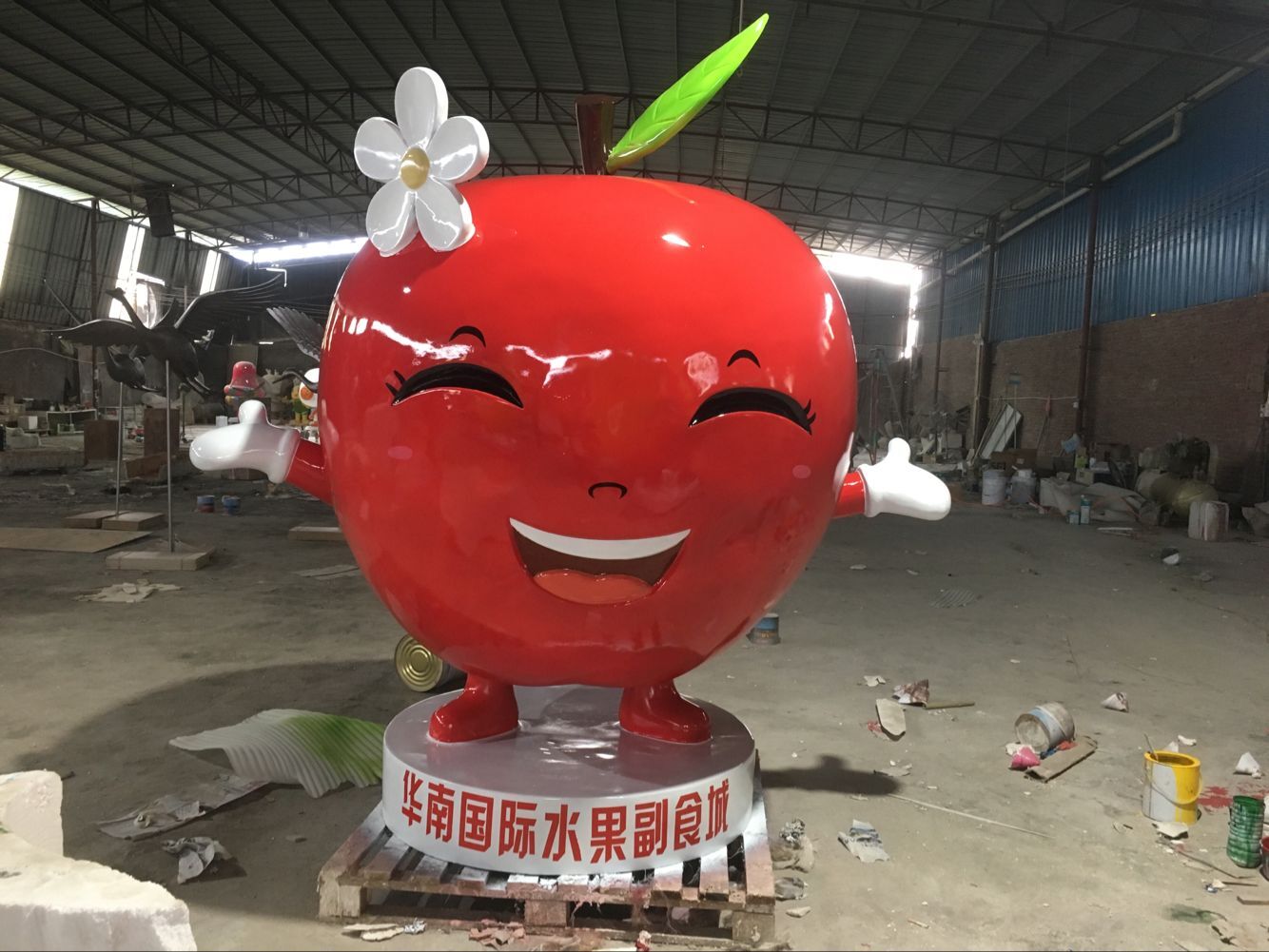 陽(yáng)江玻璃鋼卡通雕塑工藝 匠心雕琢園林中的童夢(mèng)奇緣